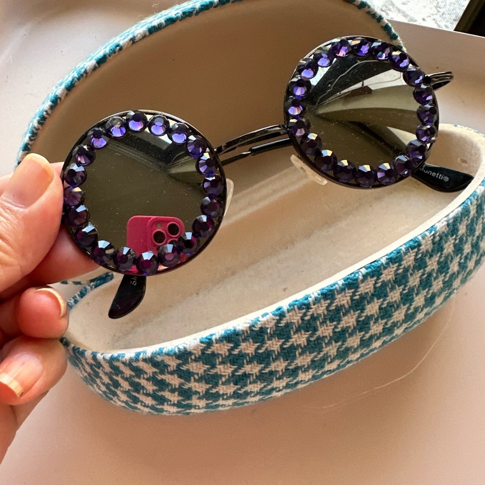 Swaroski stones sunglasses